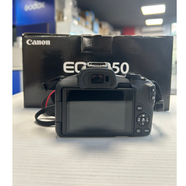 Canon EOS R50 + RF-S 18-45 F4.5/6.3 + RF-S 55-210 F5-7.1 Seminuova Canon EOS R50 + RF-S 18-45 F4.5/6.3 + RF-S 55-210 F5-7.1 Seminuova